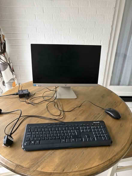 Photo of free ASUS Windows 11 computer (Round Spinney) #2