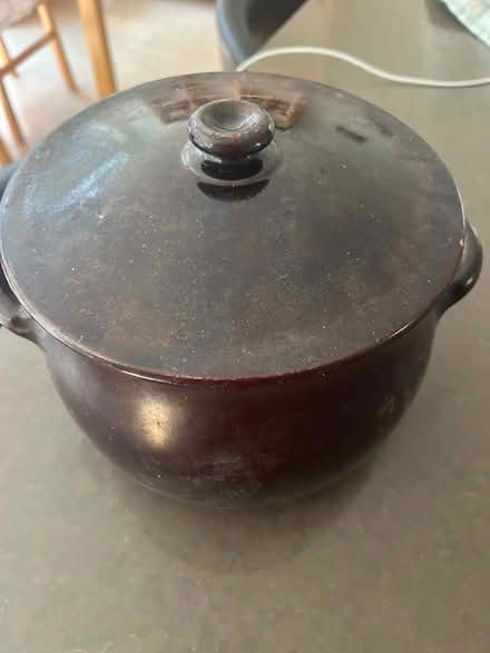 Photo of free LargeCeramic casserole pot with lid (Colehill BH21) #1