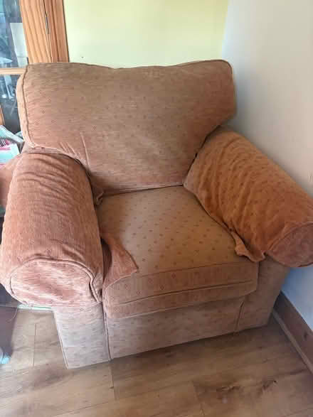Photo of free 3 seater sofa & 2 armchairs from Frank Knighton in Ilkeston (Stanley DE7) #2