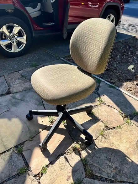 Photo of free Desk chair (San Rafael) #1