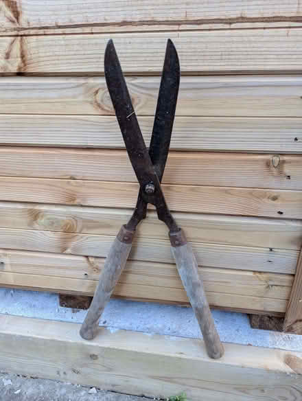 Photo of free Garden shears in need of TLC (Toton NG9) #1