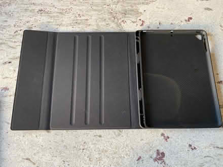 Photo of free iPad Case (Spring Park CR0) #3