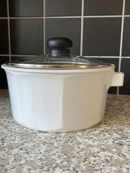 Photo of free Pan with removable handle (cheadle Hulme SK8) #1