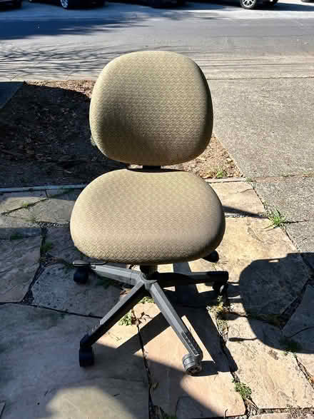 Photo of free Desk chair (San Rafael) #2