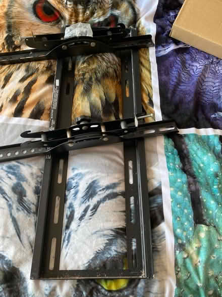 Photo of free Large tv wall fixing bracket (Southborough TN4) #1