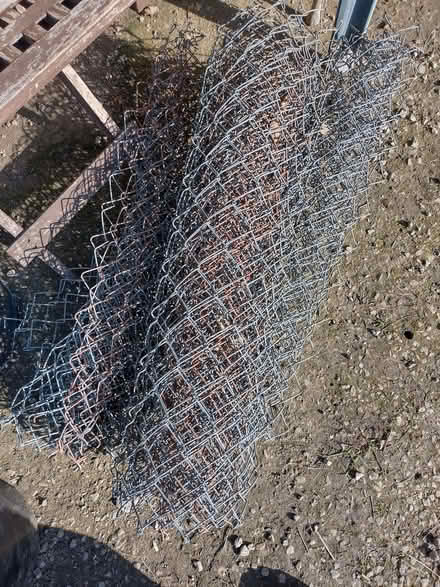 Photo of free Chain link fencing (Howe LA8) #1
