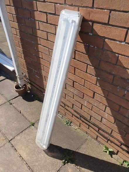Photo of free 4ft fluorescent double batten light (Blackwood NP12) #3
