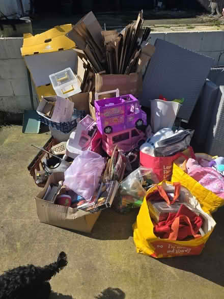 Photo of free Multiple items (Hengoed cf82 7fu) #1
