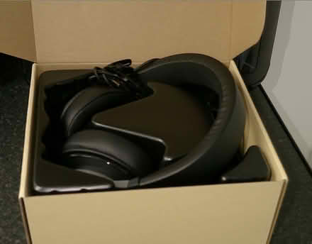 Photo of free BRAND NEW Long Cord Ear Phones (Esh Winning) #1