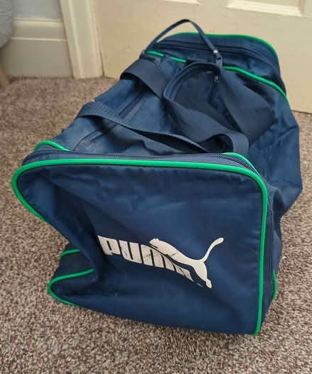 Photo of free Puma sports Holdall / Bag (West End LA3) #3