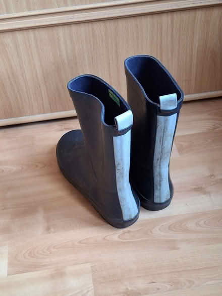 Photo of free Children's navy size 2 Wellington boots (Surrey Heath GU16) #2
