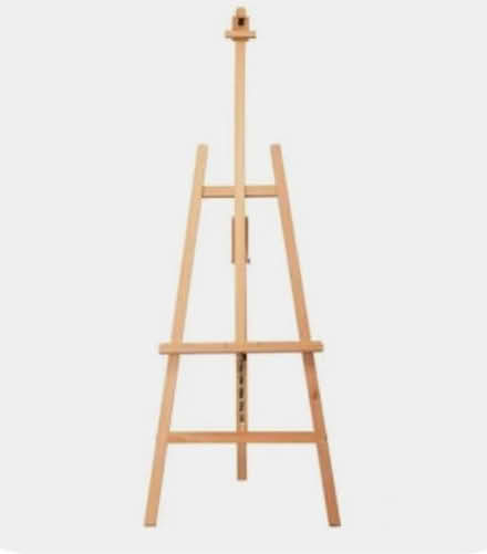 Photo of Easels for displaying art (DH6) #1
