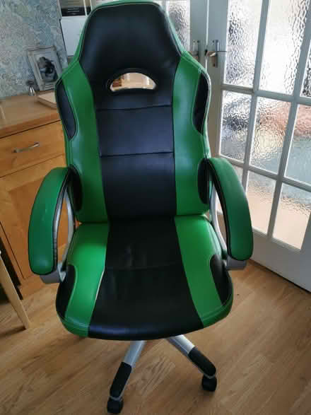 Photo of free Gaming style chair (Adeyfield. HP2) #1