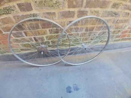 Photo of free 700c bike wheels (Spitalfields E1) #1