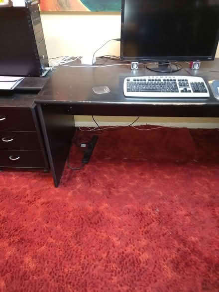 Photo of free Desk (Bourne end) #1