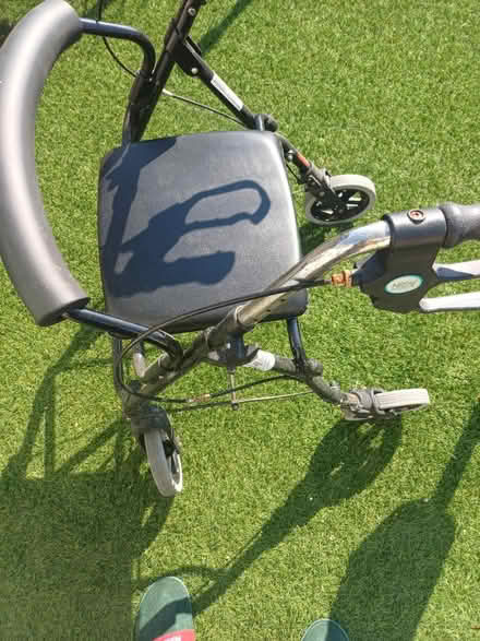 Photo of free 4 wheel seatead walker (Sandford on thames OX4) #2