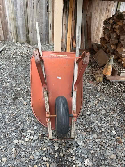 Photo of free wheel barrow (Bothell/mill creek) #1