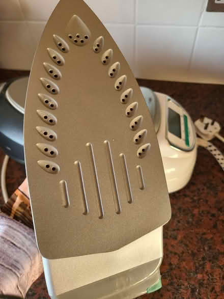 Photo of free Steam iron (Eltham SE9) #3