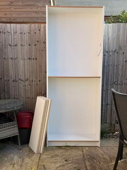 Photo of free Bookcase (LU6 2) #1