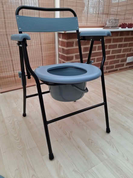 Photo of free Commode (Fort Pitt ME4) #3