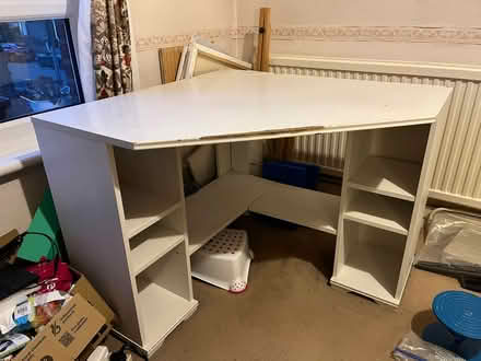 Photo of free Desk (Leytonstone E11) #1