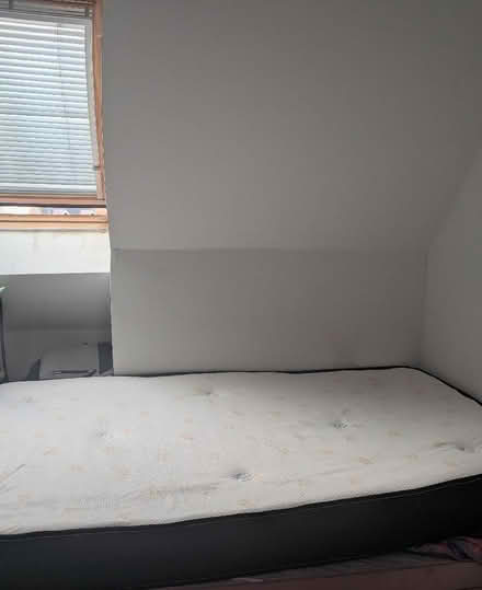 Photo of free Single divan bed with mattress and drawers (Richmond S13) #3