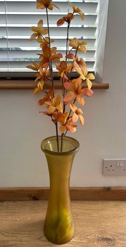 Photo of free Large amber coloured vase and artificial flowers (Shevington Vale WN6) #1