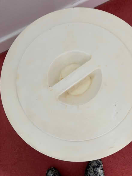 Photo of free Large plastic bin (Bilton HG1) #2