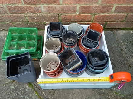 Photo of free Plastic flower pots (Welling DA16) #2