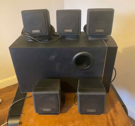 Photo of free 5-Speaker Hifi Set (Blossomfield B91) #1