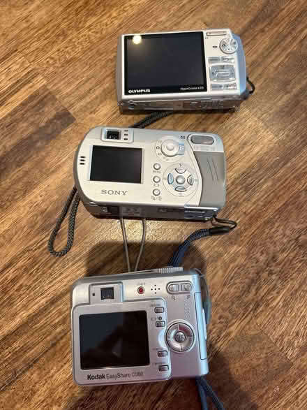 Photo of free Digital cameras (Chiswick W4) #1