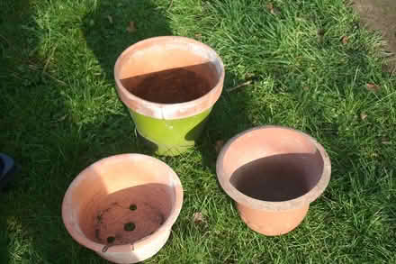 Photo of free three pot plant pots all with a crack (Brookhouse LA2) #1