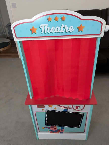 Photo of free Pretend market stall (shop) / puppet theatre (North West Leicestershire LE67) #2