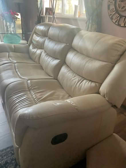 Photo of free 3 seater settee (Brize Norton) #1