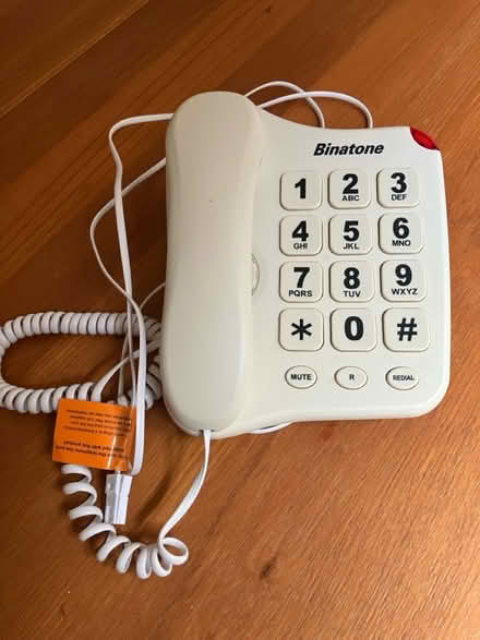 Photo of free Big Button telephone (CM11 2) #1