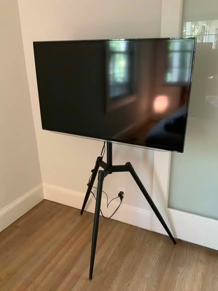 Photo of free Tripod TV stand (TV NOT included) (Palo Alto - University South) #1