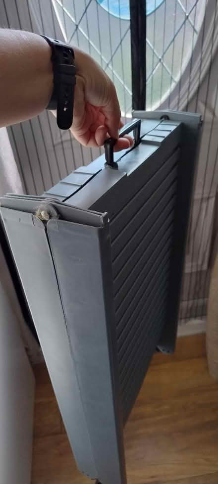 Photo of free Foldable plastic ladder for pets (Near East Acton station) #3