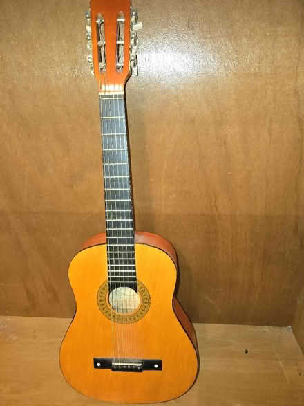 Photo of free Child's guitar (Rufford L40) #1
