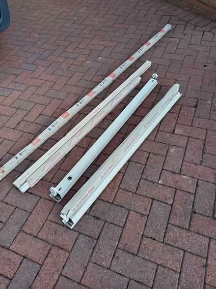 Photo of free Fluorescent lights (Erskine PA8) #3