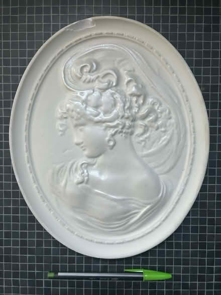 Photo of free Plaster cast wall ornament (Kirkstall LS5) #1