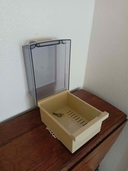 Photo of free Lockable CD case (Chesham HP5) #3