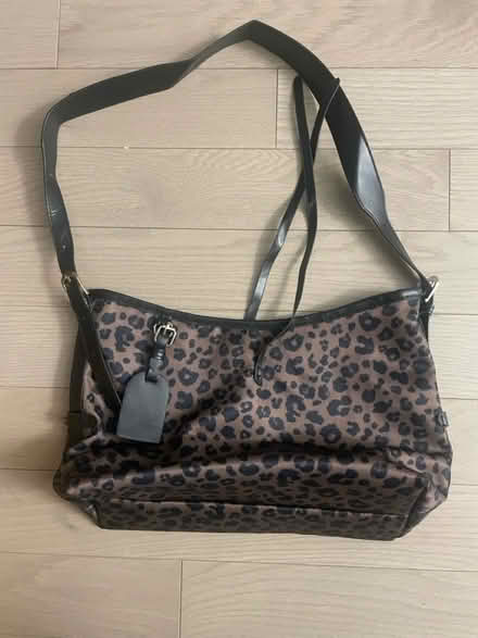Photo of free Fast fashion Purse (Kennedy/16th in Markham) #1