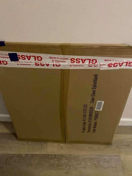 Photo of free Clear glass splash back (De7 9la) #1