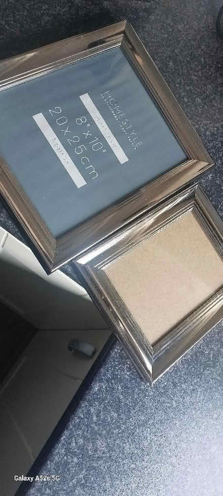Photo of free 2 picture frames (BT15) #1
