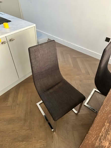 Photo of free Extendable table and chairs (SW2) #4