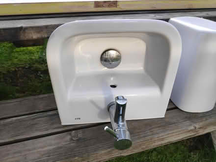 Photo of free Small wall mounted sink (Yarnton OX5) #1
