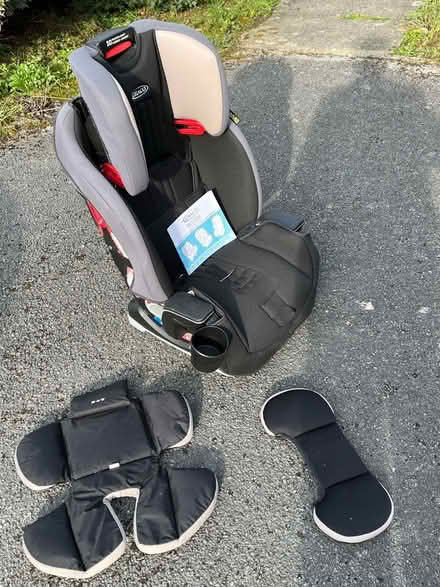 Photo of free Graco Child’s Car Seat (Matlock DE4) #1