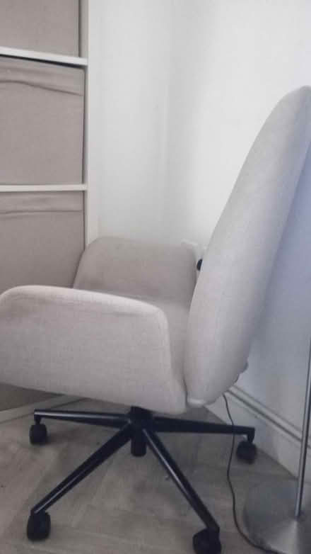 Photo of free Desk chair (Weybridge KT13) #2