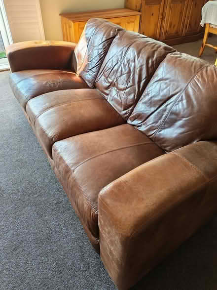 Photo of free 3 seater settee (melton mowbray LE13) #1