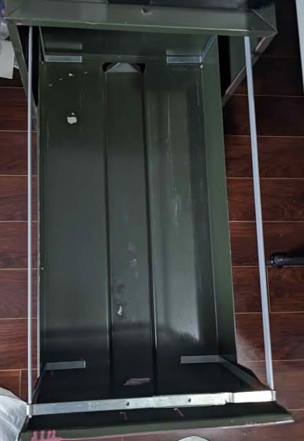 Photo of free Metal cabinets - Armoires métal (H1W2M7) #2